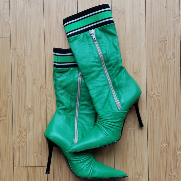 SOLD Apple 🍎 green boots - Picture 2 of 5